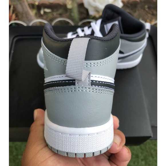 Air Jordan 1 Mid “Light Smoke Grey” Size 10c Toddler - Picture 7 of 8